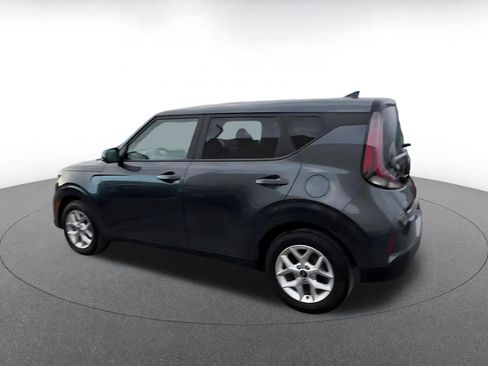 Used 2025 Kia Soul LX w/ LX Technology Package image 10