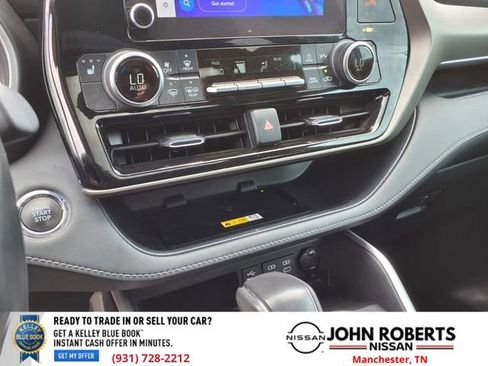 Used 2023 Toyota Highlander XLE image 32