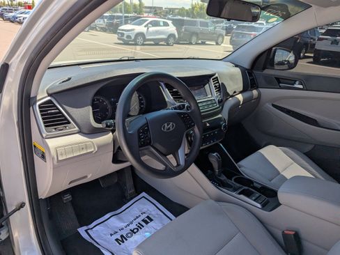 Used 2017 Hyundai Tucson SE AWD/4WD image 13