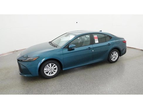 New 2026 Toyota Camry LE image 2