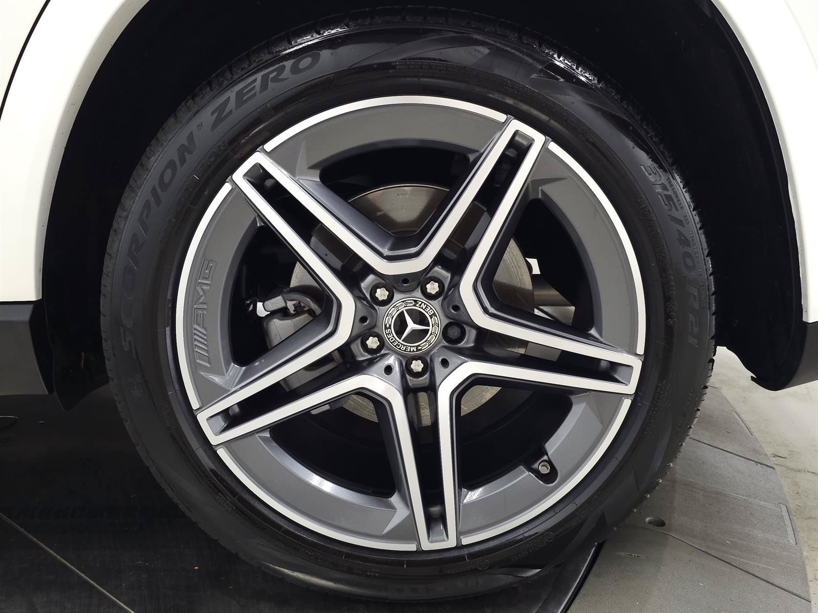 Used 2024 Mercedes-Benz GLS 450 4MATIC image 13