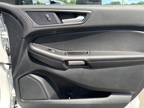 New 2024 Ford Edge SE image 13