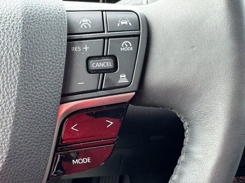 Used 2025 Toyota Camry LE w/ Convenience Package image 18