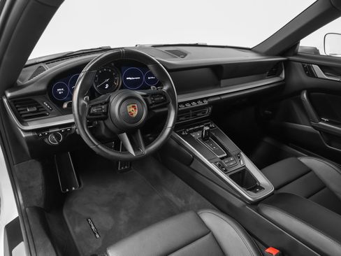 Certified 2021 Porsche 911 Carrera RWD image 4