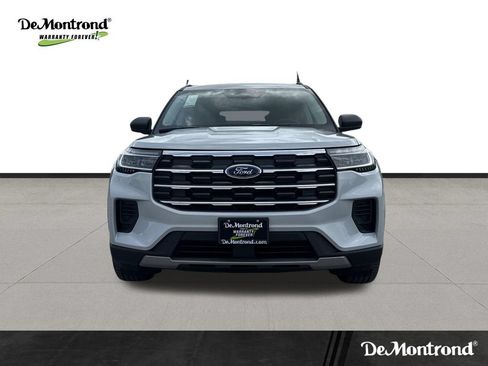 New 2026 Ford Explorer Active RWD image 2
