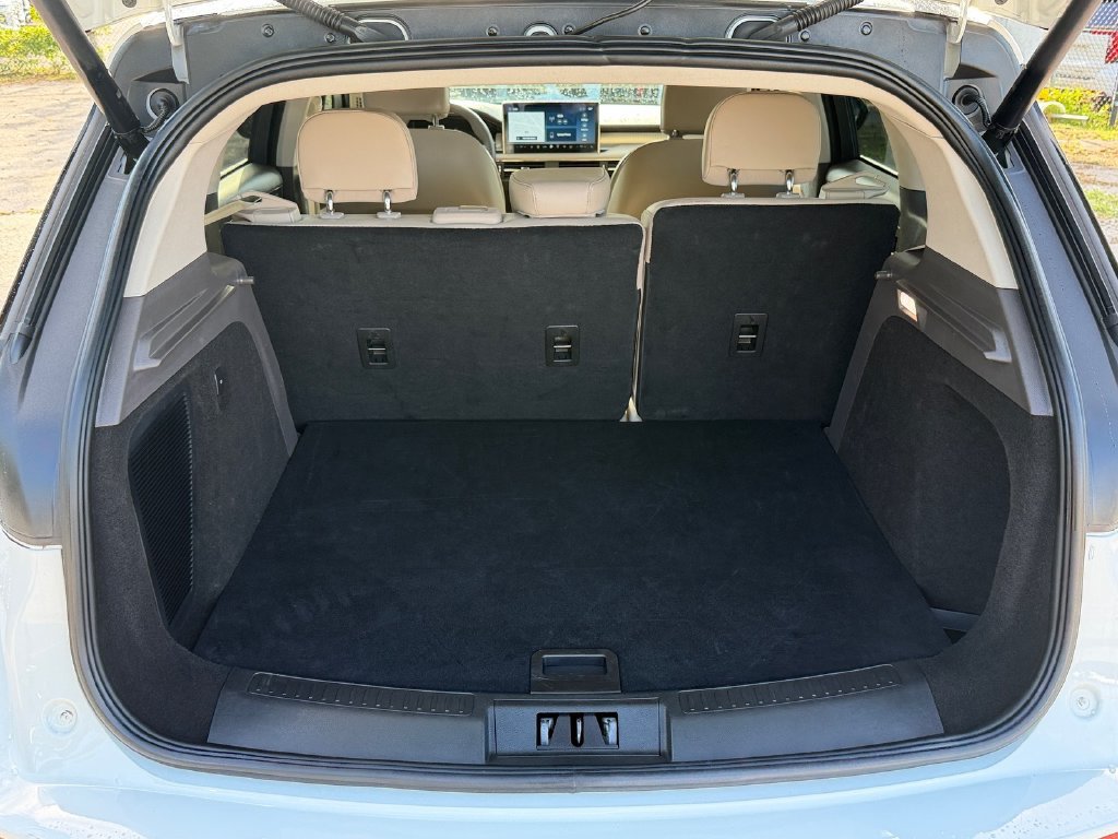 Used 2023 Lincoln Corsair FWD image 10