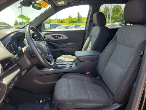 Used 2022 Chevrolet Traverse LT FWD image 19