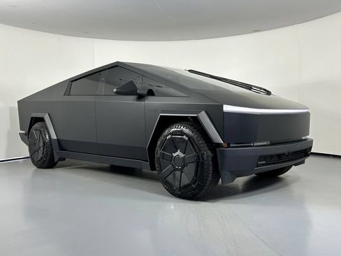 Used 2024 Tesla Cybertruck AWD Crew Cab image 1