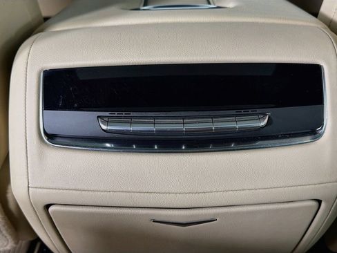 Used 2021 Cadillac Escalade ESV Premium Luxury w/ LPO, Illumination Package AWD/4WD image 23