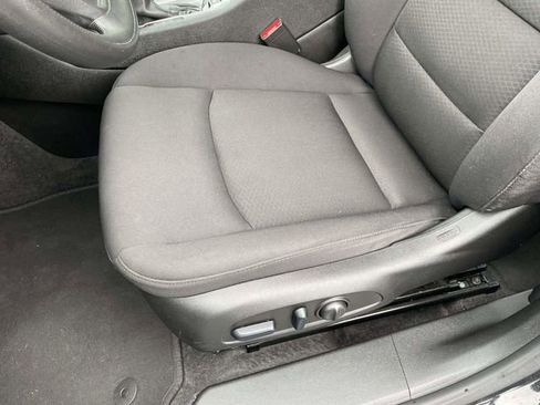 Used 2025 Chevrolet Malibu LT FWD image 8