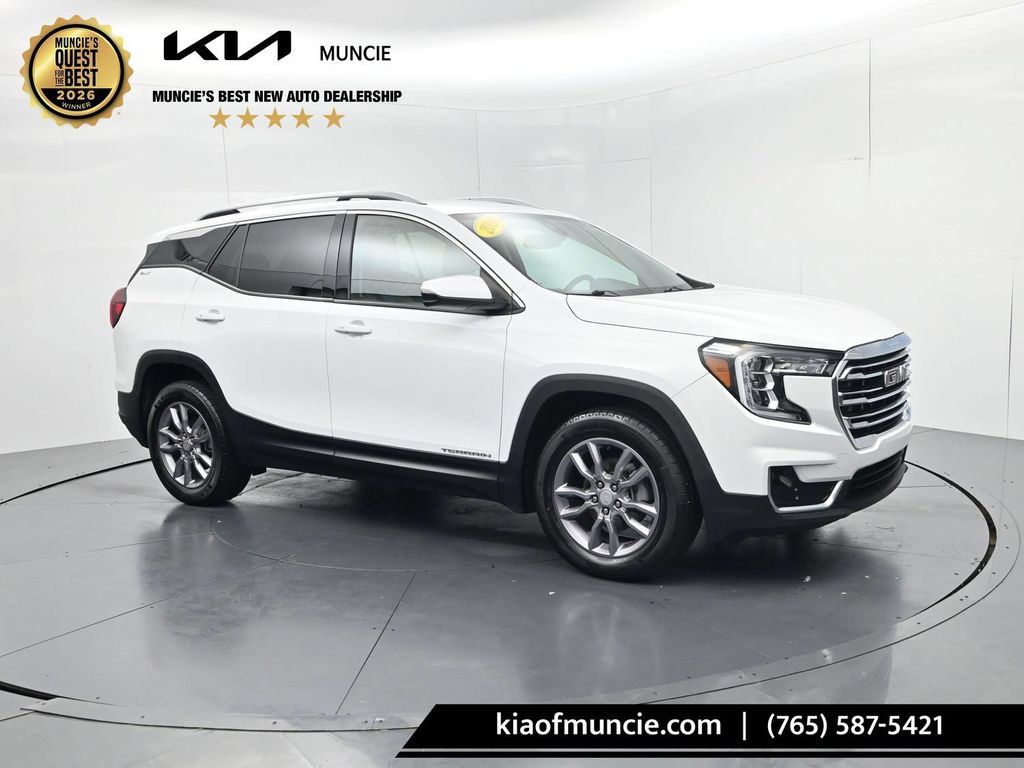 Used 2024 GMC Terrain SLT w/ Infotainment Package II FWD image 1