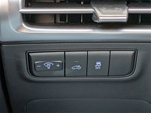 Used 2025 Hyundai Santa Cruz SEL image 18