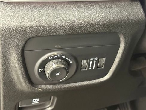 Used 2024 Jeep Grand Cherokee Limited w/ Black Appearance Package RWD image 22