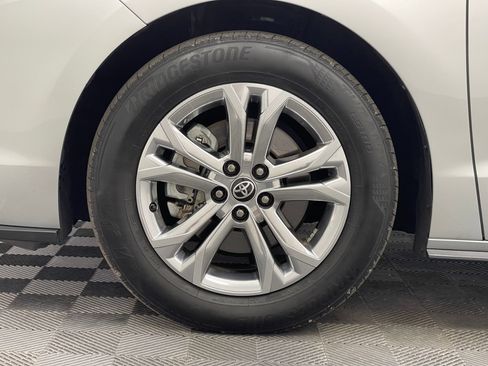 Used 2021 Toyota Sienna XSE w/ XSE Plus Package AWD/4WD image 16