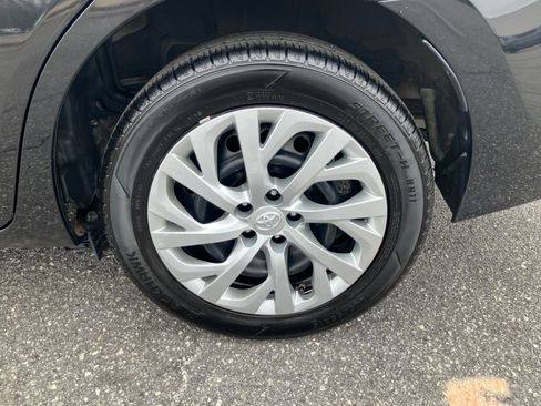 Used 2019 Toyota Corolla LE image 26