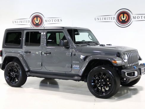 Used 2022 Jeep Wrangler Unlimited Sahara w/ Cold Weather Group image 6