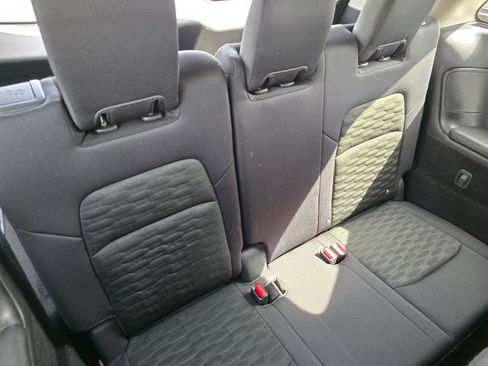 Used 2025 Nissan Pathfinder SV AWD/4WD image 36