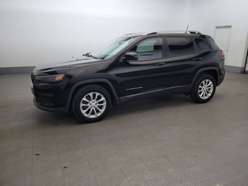 Used 2020 Jeep Cherokee Latitude FWD image 2