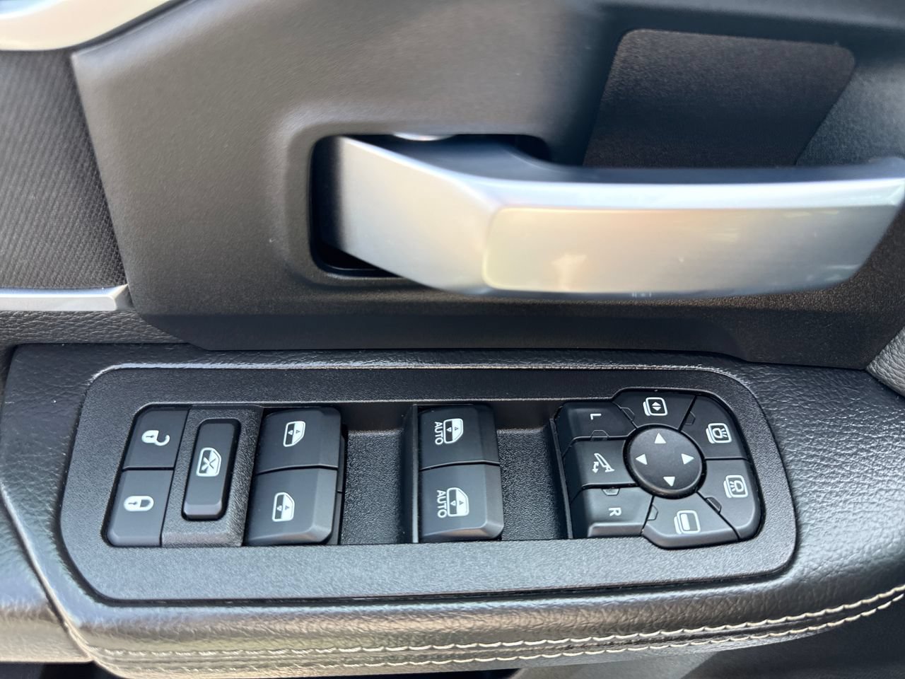 Used 2025 RAM 2500 Big Horn AWD/4WD image 16