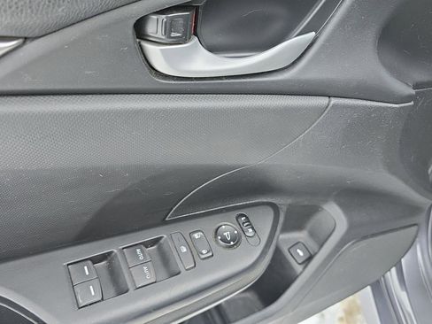 Used 2019 Honda Civic Sport image 13