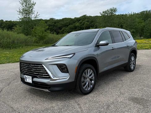 New 2026 Buick Enclave Preferred AWD/4WD image 1