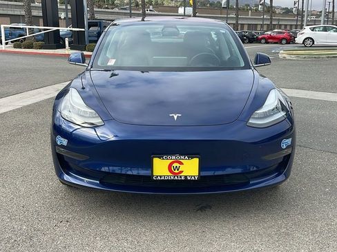 Used 2017 Tesla Model 3 Long Range image 3