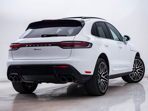 Certified 2025 Porsche Macan image 12