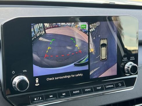 New 2025 Mitsubishi Outlander SE image 21