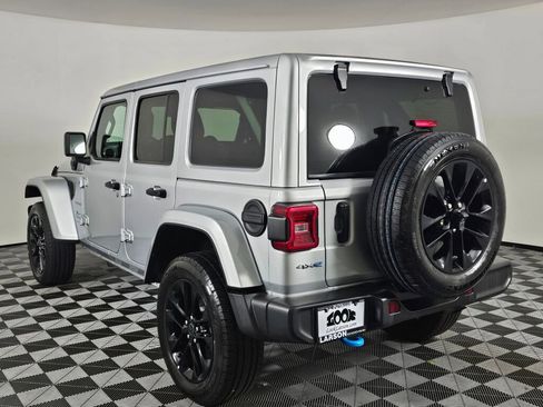 Used 2024 Jeep Wrangler Unlimited Sahara AWD/4WD image 5