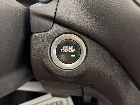 Used 2021 Chevrolet Equinox LT FWD image 25