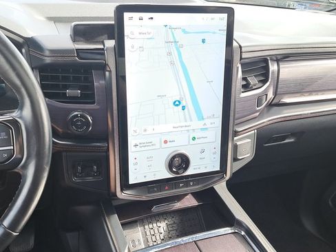 Certified 2022 Ford Expedition Platinum image 29