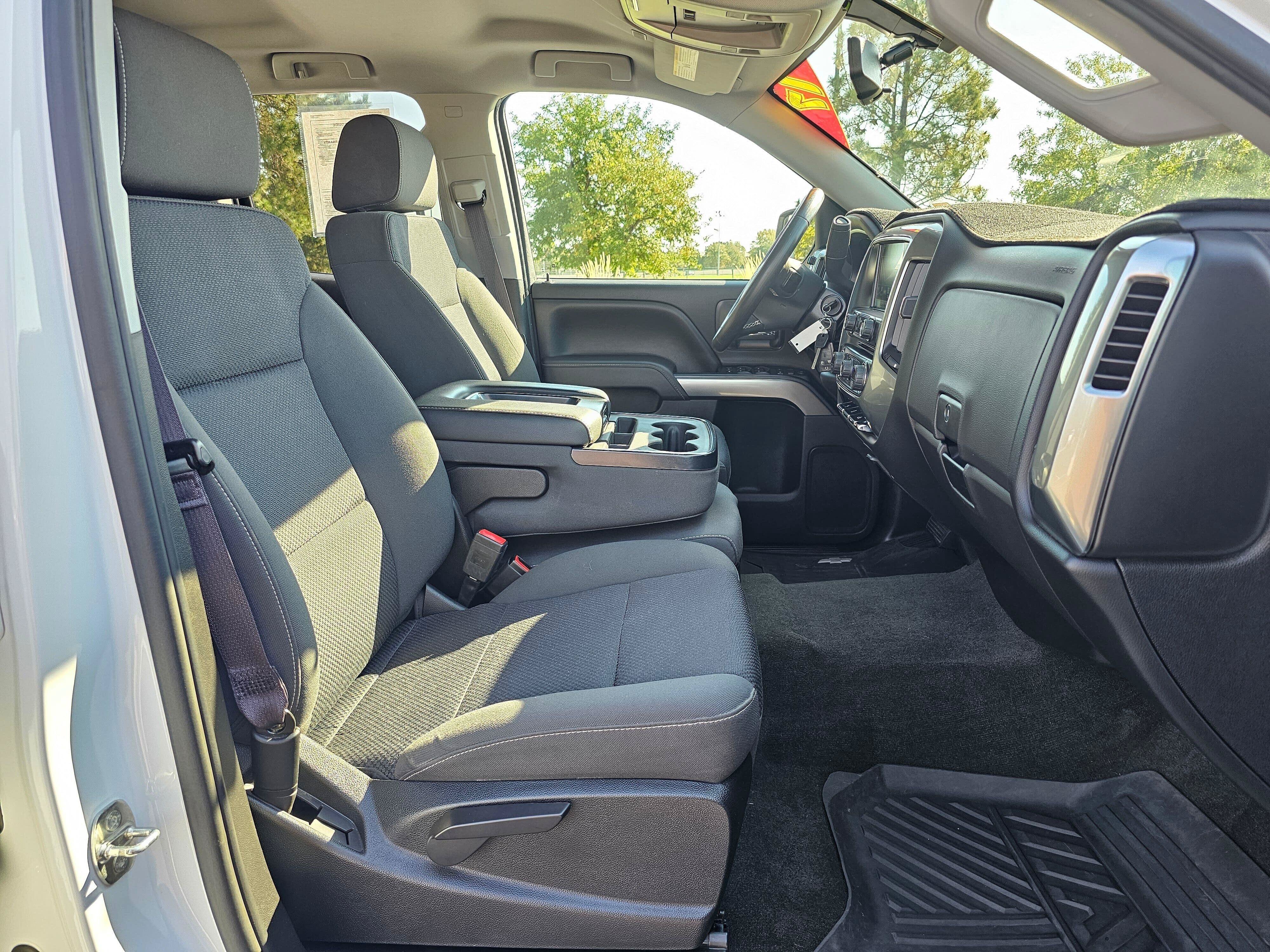 Used 2017 Chevrolet Silverado 1500 LT w/ All Star Edition AWD/4WD image 10
