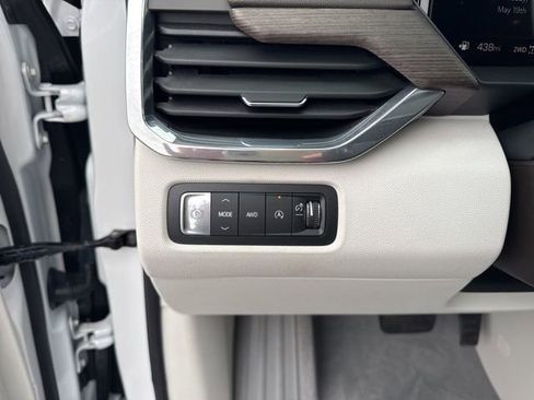 Used 2024 GMC Acadia Denali w/ Super Cruise Package AWD/4WD image 18