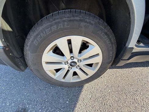 Used 2017 Subaru Outback 2.5i Premium AWD/4WD image 18