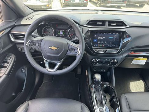 Used 2023 Chevrolet TrailBlazer ACTIV w/ Sun and Liftgate Package AWD/4WD image 16