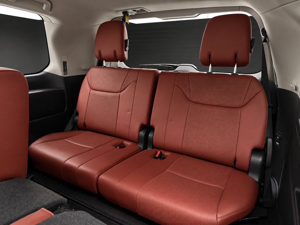 Used 2020 Lexus LX 570 4WD w/ Luxury Package image 20