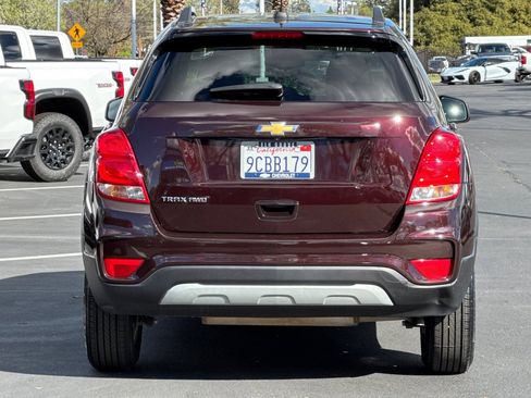 Certified 2022 Chevrolet Trax LT w/ LT Convenience Package image 4