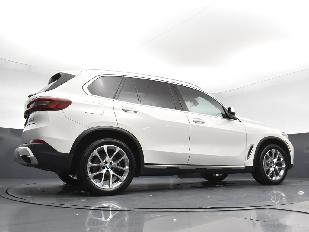 Used 2022 BMW X5 xDrive40i AWD/4WD image 23