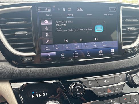 Used 2022 Chrysler Pacifica Touring-L image 22