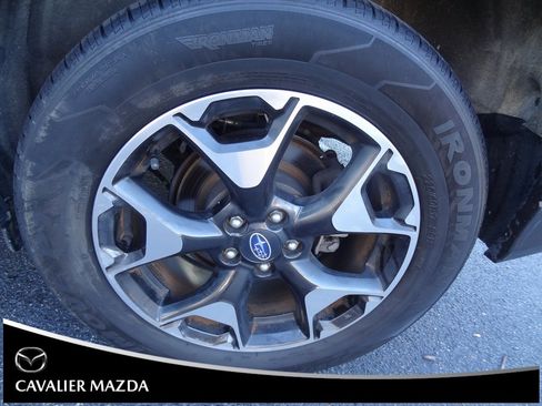 Used 2019 Subaru Crosstrek 2.0i Premium w/ Eyesight System image 39