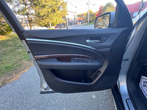 Used 2018 Acura MDX SH-AWD w/ Technology Package image 17