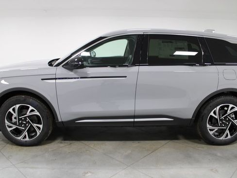 New 2026 Lincoln Nautilus Premier AWD/4WD image 5