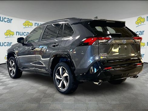 Used 2023 Toyota RAV4 SE image 4