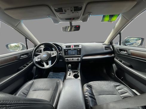 Used 2017 Subaru Outback 2.5i Limited AWD/4WD image 9