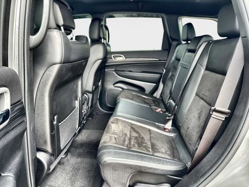 Used 2022 Jeep Grand Cherokee Laredo X AWD/4WD image 12