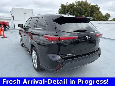 Used 2023 Toyota Highlander Limited image 26