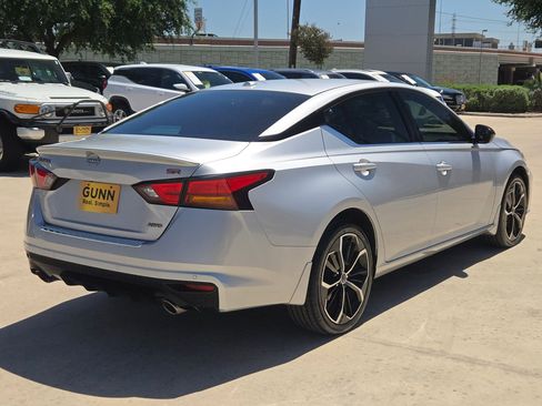 Used 2023 Nissan Altima 2.5 SR AWD/4WD image 3