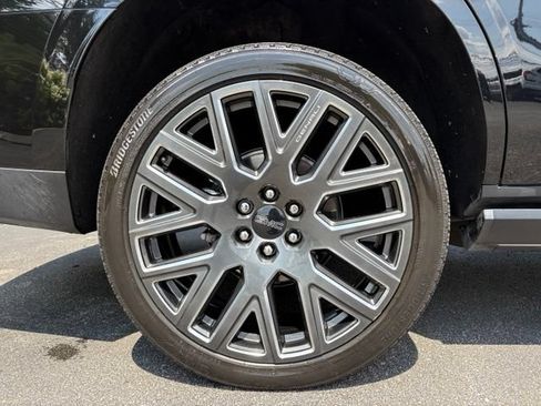 Used 2025 GMC Yukon Denali Ultimate w/ LPO, Floor Liner Package AWD/4WD image 18