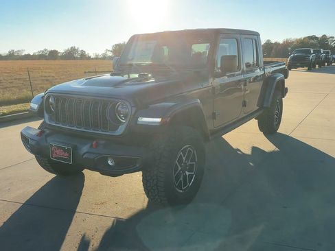 New 2025 Jeep Gladiator Rubicon w/ Convenience Group image 4