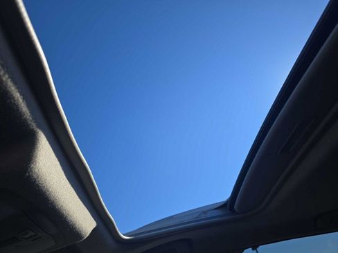 Used 2012 Nissan Rogue SL image 19